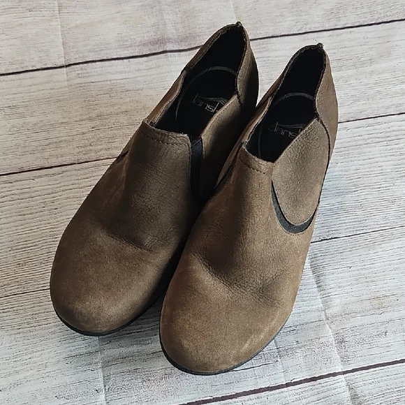 Dansko Sz 38 Brown Flats Sleek Slip-On Loafers - Picture 1 of 15